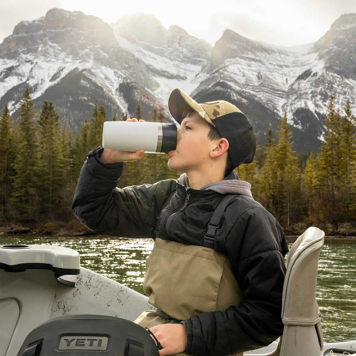 YETI Rambler 16 oz Stainless Steel Travel Bottle – Leakproof Commuter Cap, Navy