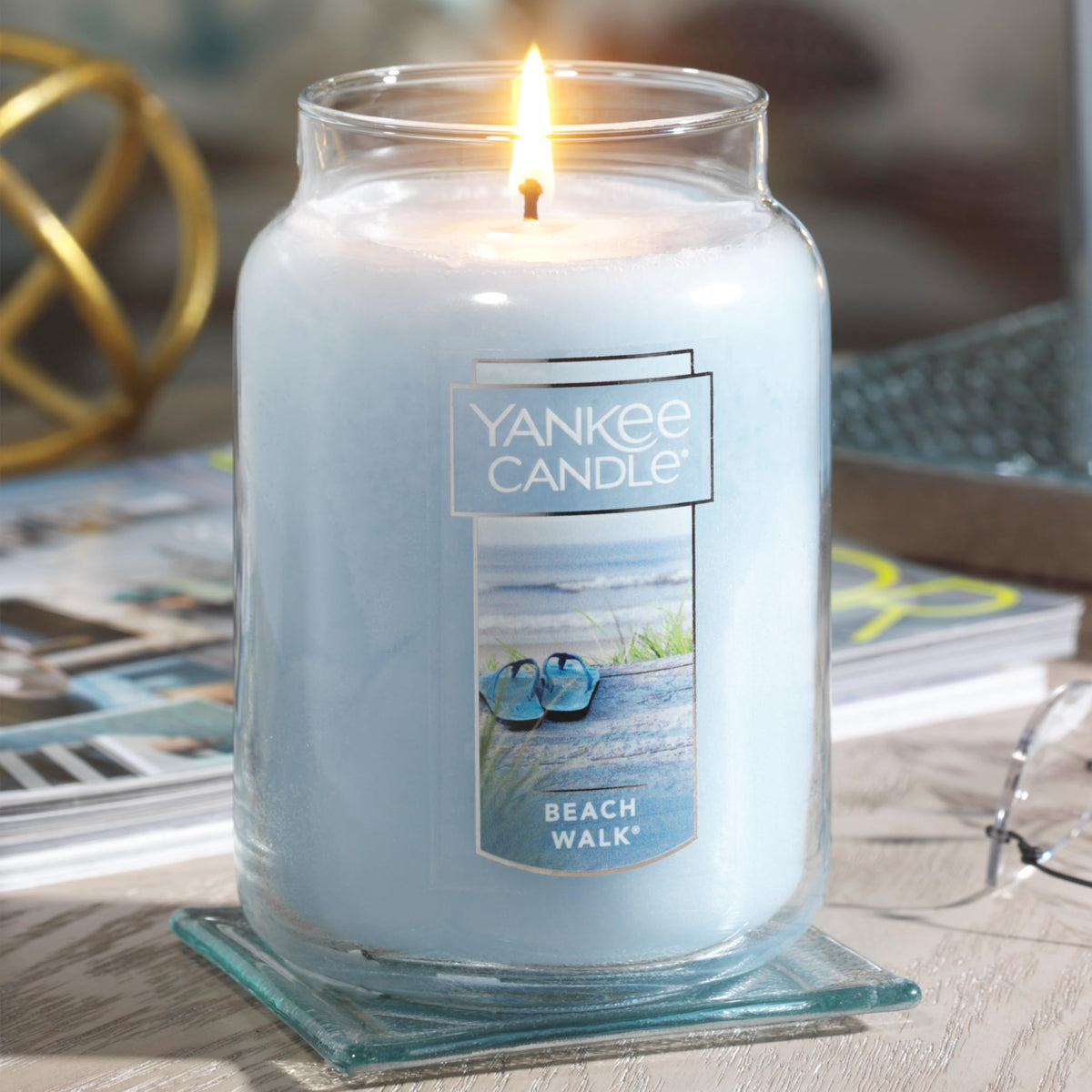 Yankee Candle Large Jar Scented Candle with up to 150 Hour Burn Time, Premium Plant Wax Blend for Cleaner Consistent Burn and Room Filling Fragrance, 22 oz, Pink Sands