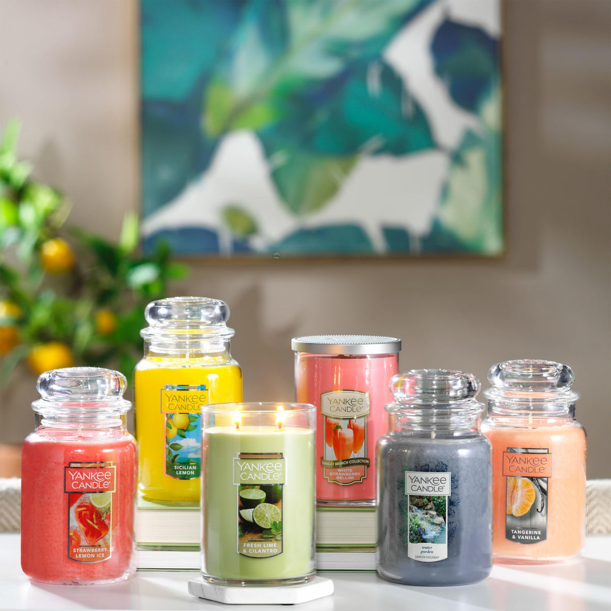 Yankee Candle Large Jar Scented Candle with up to 150 Hour Burn Time, Premium Plant Wax Blend for Cleaner Consistent Burn and Room Filling Fragrance, 22 oz, Pink Sands