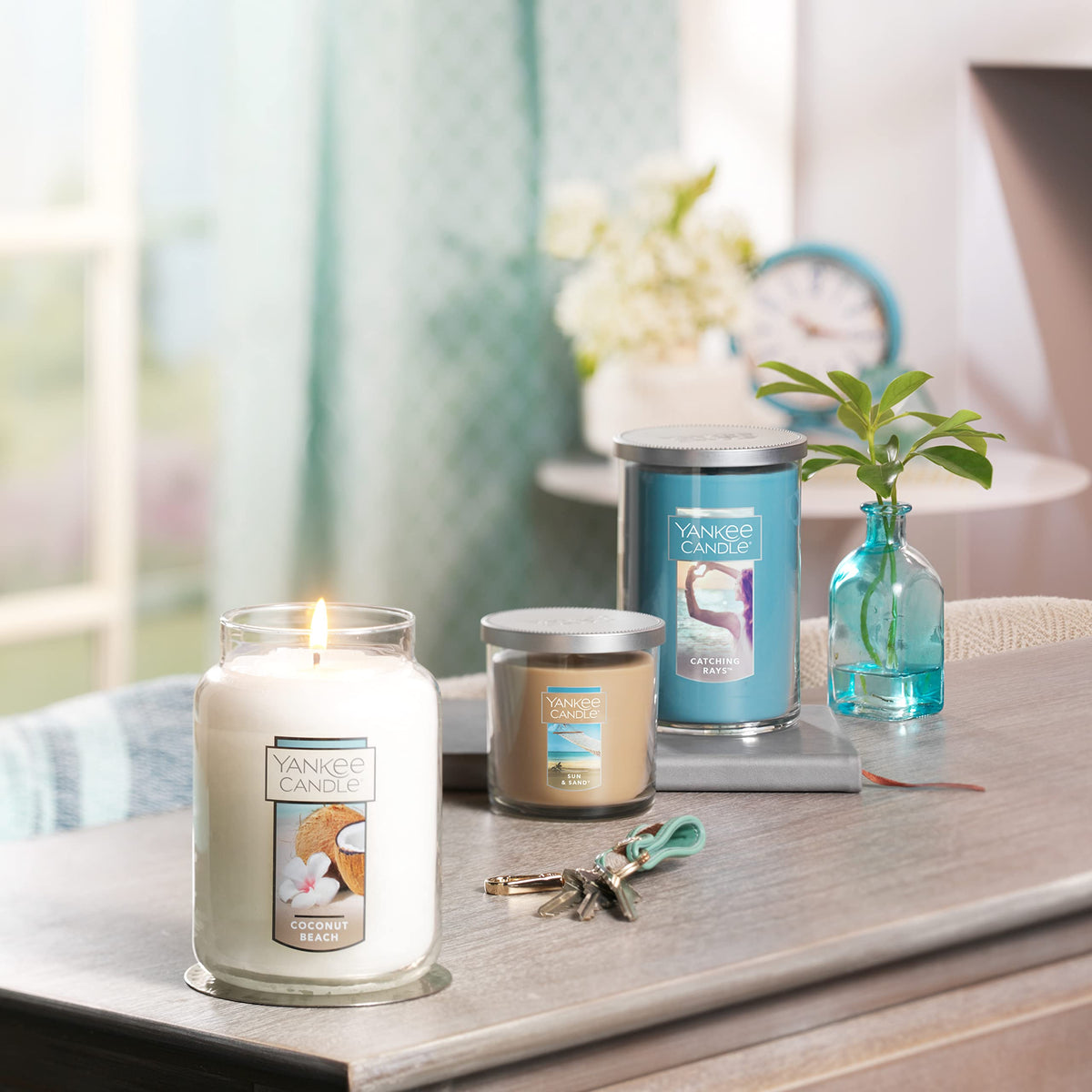 Yankee Candle Large Jar Scented Candle with up to 150 Hour Burn Time, Premium Plant Wax Blend for Cleaner Consistent Burn and Room Filling Fragrance, 22 oz, Pink Sands