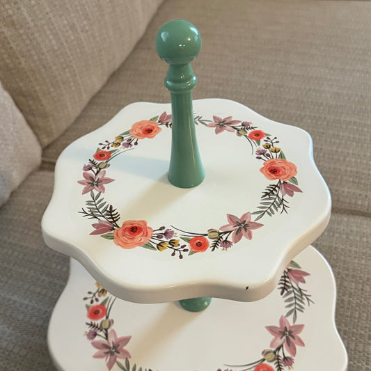 Two-Tier Floral Serving Stand in White and Green -Metal / Sturdy