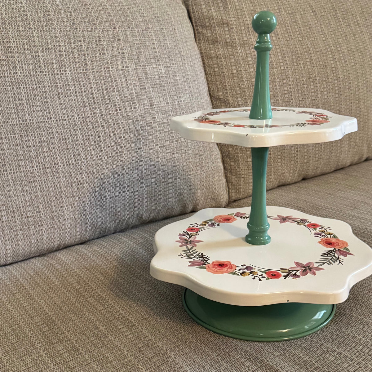 Two-Tier Floral Serving Stand in White and Green -Metal / Sturdy