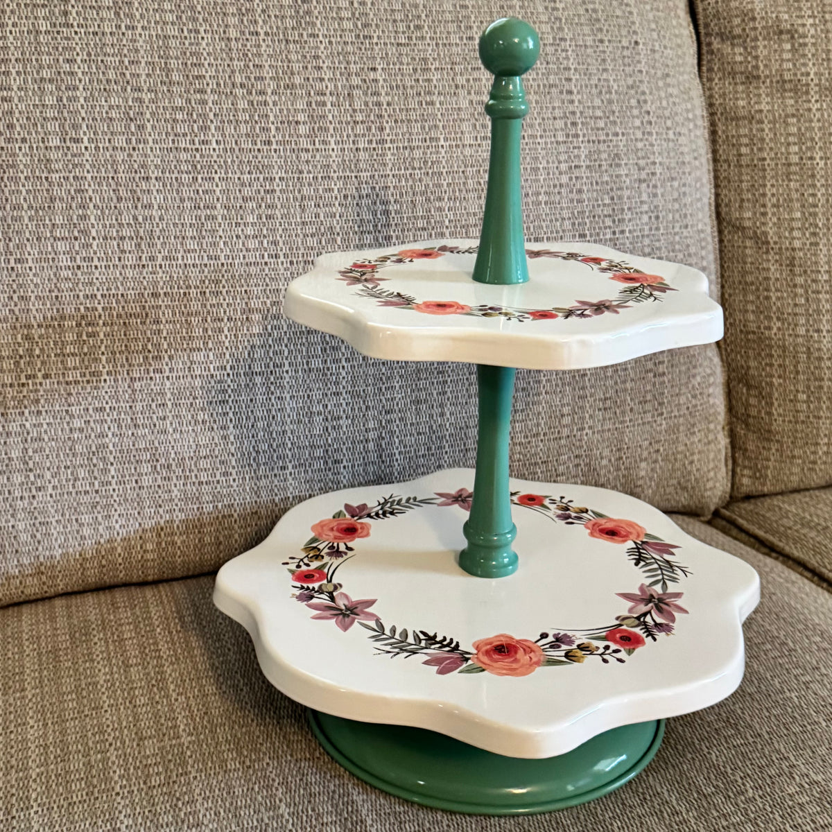 Two-Tier Floral Serving Stand in White and Green -Metal / Sturdy