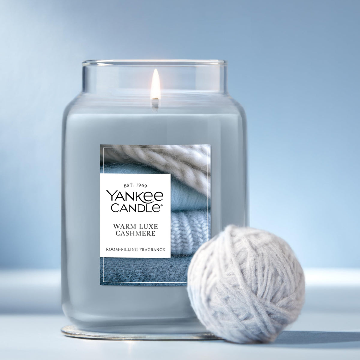 Yankee Candle Large Jar Scented Candle with up to 150 Hour Burn Time, Premium Plant Wax Blend for Cleaner Consistent Burn and Room Filling Fragrance, 22 oz, Pink Sands