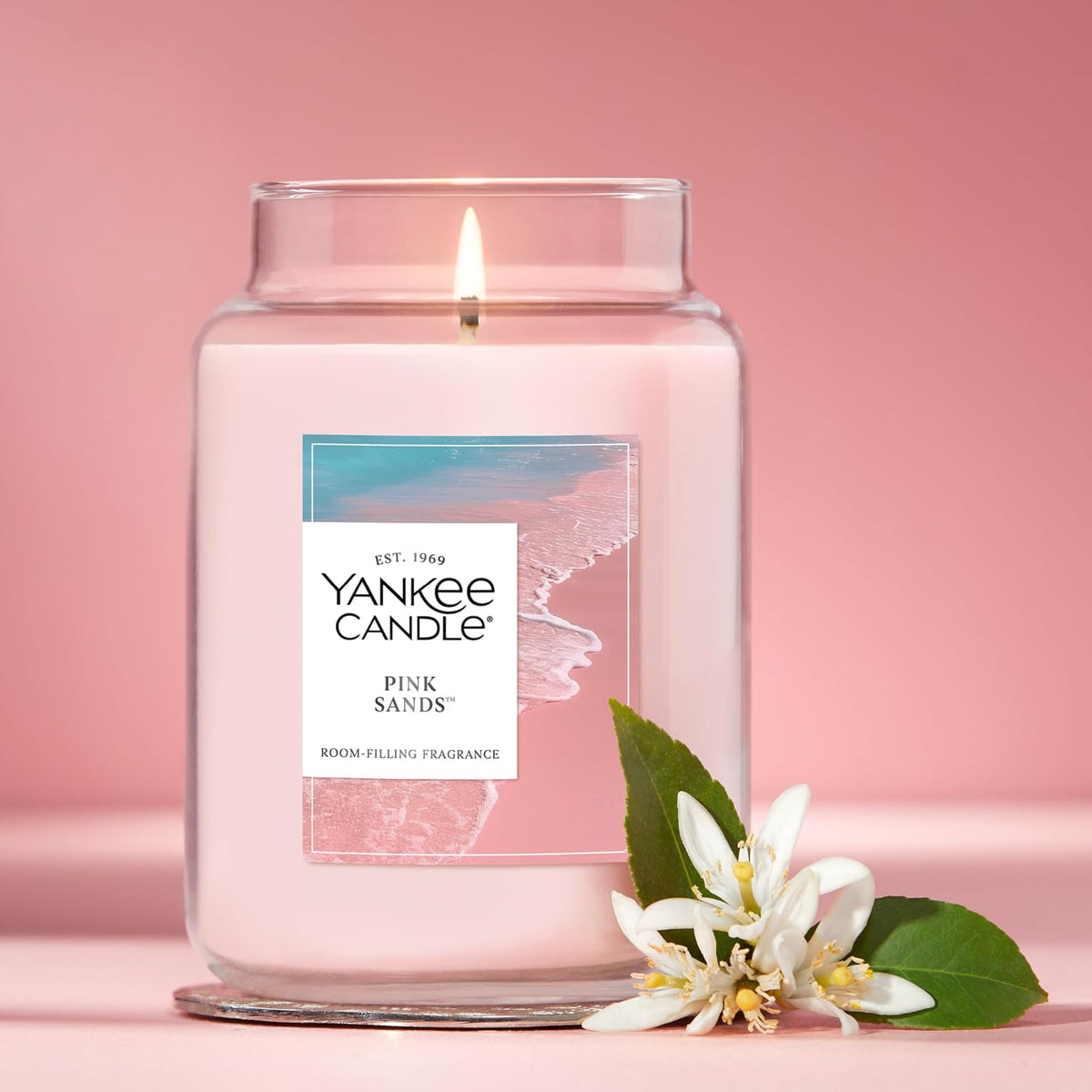 Yankee Candle Large Jar Scented Candle with up to 150 Hour Burn Time, Premium Plant Wax Blend for Cleaner Consistent Burn and Room Filling Fragrance, 22 oz, Pink Sands