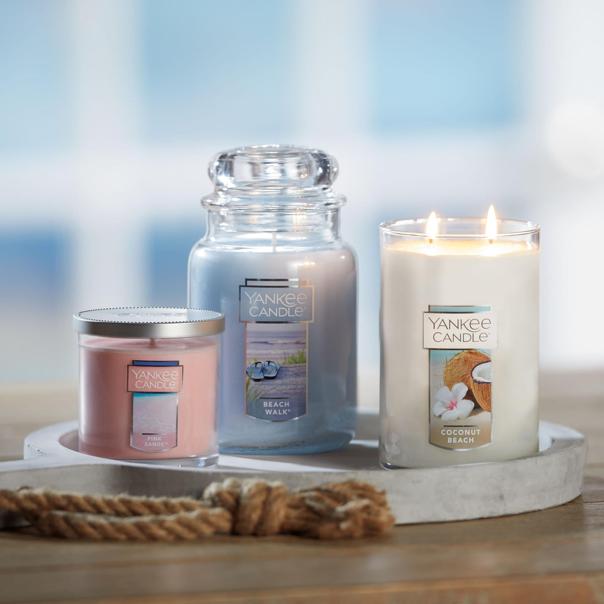 Yankee Candle Large Jar Scented Candle with up to 150 Hour Burn Time, Premium Plant Wax Blend for Cleaner Consistent Burn and Room Filling Fragrance, 22 oz, Pink Sands