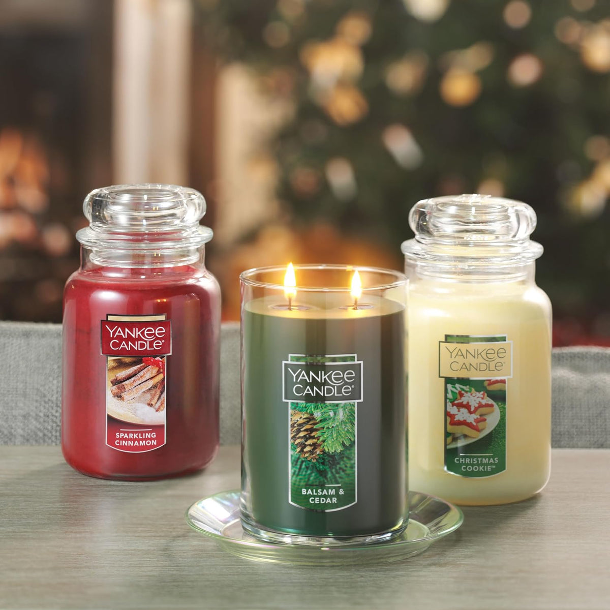 Yankee Candle Large Jar Scented Candle with up to 150 Hour Burn Time, Premium Plant Wax Blend for Cleaner Consistent Burn and Room Filling Fragrance, 22 oz, Christmas Cookie