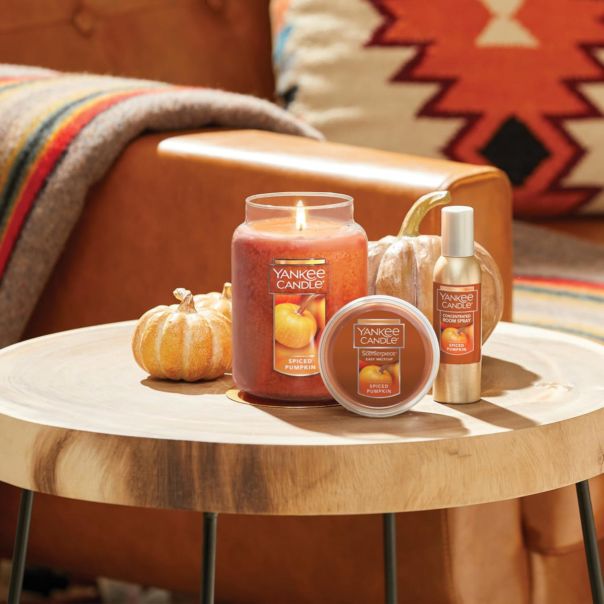 Yankee Candle Large Jar Scented Candle with up to 150 Hour Burn Time, Premium Plant Wax Blend for Cleaner Consistent Burn and Room Filling Fragrance, 22 oz, Christmas Cookie