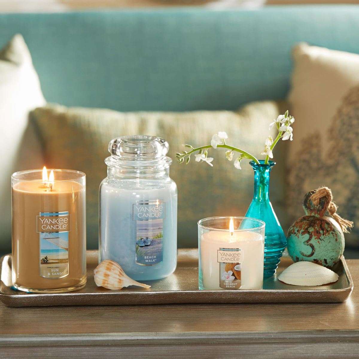 Yankee Candle Large Jar Scented Candle with up to 150 Hour Burn Time, Premium Plant Wax Blend for Cleaner Consistent Burn and Room Filling Fragrance, 22 oz, Pink Sands